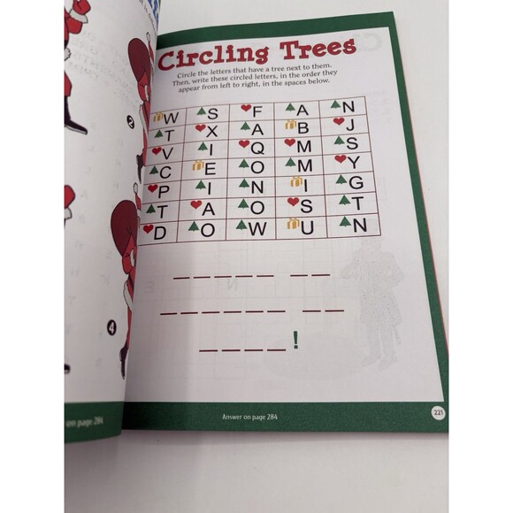 The Big Book of Christmas Activities Children’s Puzzles Mazes Hidden Pictures - Picture 10 of 12